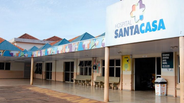 Covid-19 volta a lotar leitos da UTI do hospital Santa casa de Campo Mourão e preocupa autoridades
