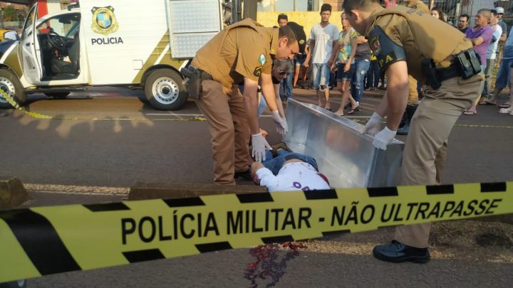 HOMEM É ASSASSINADO A TIROS NA PERIMETRAL E JOVEM É BALEADA DE RASPÃO EM CAMPO MOURÃO