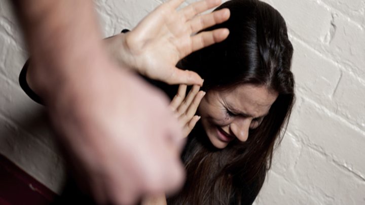 MULHER QUE POSSUI MEDIDA PROTETIVA É AGREDIDA POR EX-MARIDO NO JARDIM PAULINO