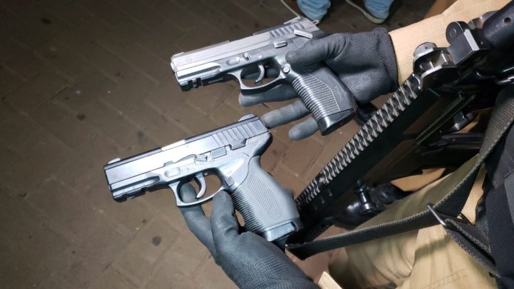 EQUIPE DA ROCAM APREENDE JOVEM COM SIMULACRO NA ÁREA CENTRAL DE CAMPO MOURÃO