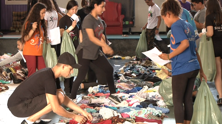 SOU ARTE  PROMOVE BAZAR SOLIDÁRIO COM CENTENAS DE PEÇAS DOADAS