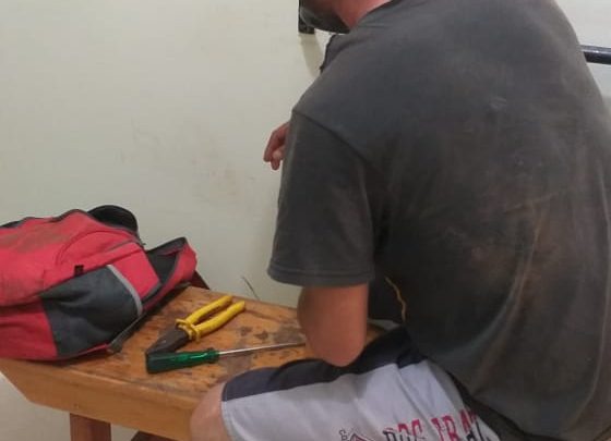 POLICIA PRENDE HOMEM FURTANDO EM PEABIRU