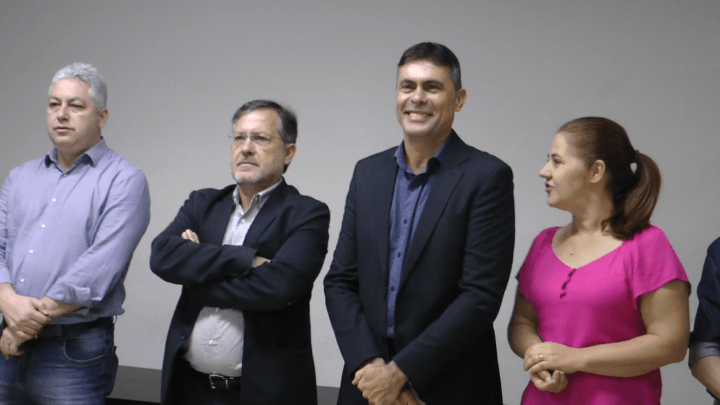 TAUILLO TEZELLI SAI DE LICENÇA E BETO VOIDELO ASSUME PREFEITURA