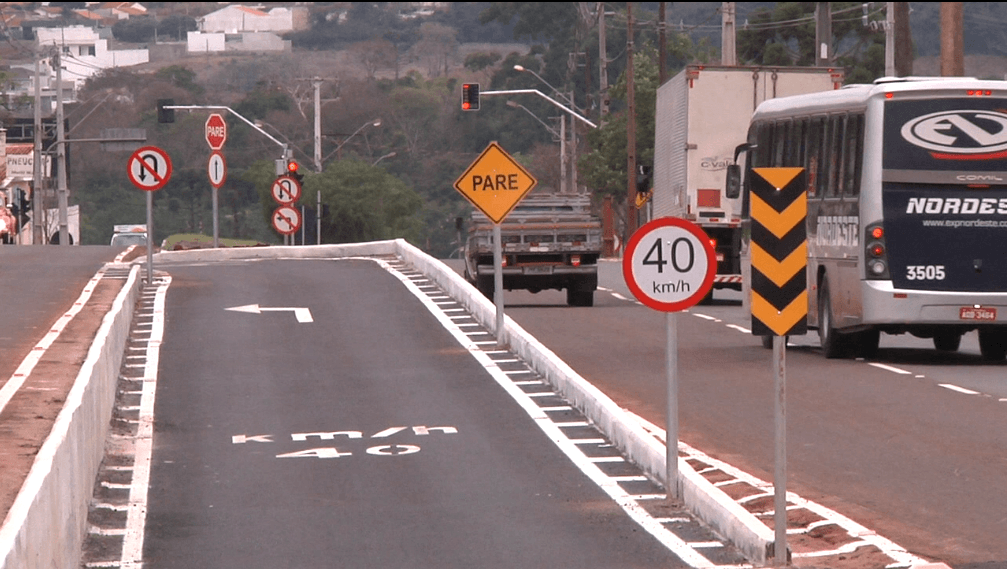 NOVO ACESSO PARA AVENIDA CAPITÃO ÍNDIO BANDEIRA É CONSTRUÍDO NA AVENIDA MIGUEL LUIZ PEREIRA NOVO ACESSO PARA AVENIDA CAPITÃO ÍNDIO BANDEIRA É CONSTRUÍDO NA AVENIDA MIGUEL LUIZ PEREIRA