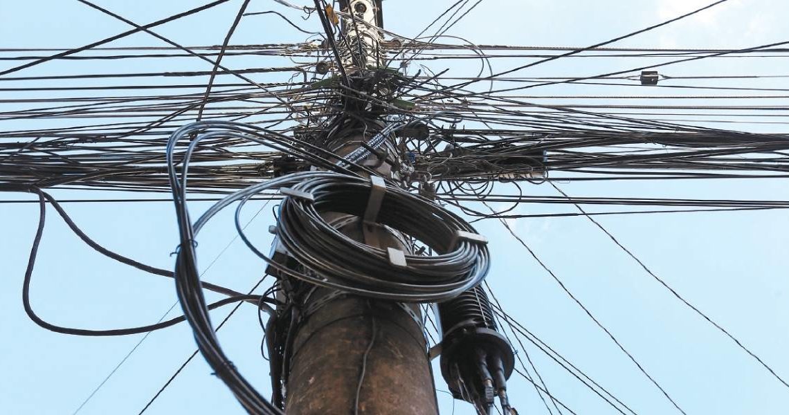 Comitê gestor é criado para fazer retirada de fios soltos de energia elétrica em Campo Mourão