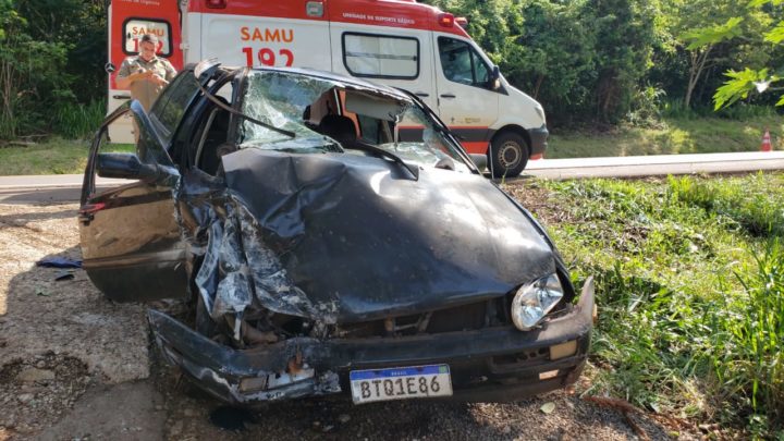 Duas pessoas ficaram gravemente feridas em acidente de trânsito na estrada Boiadeira