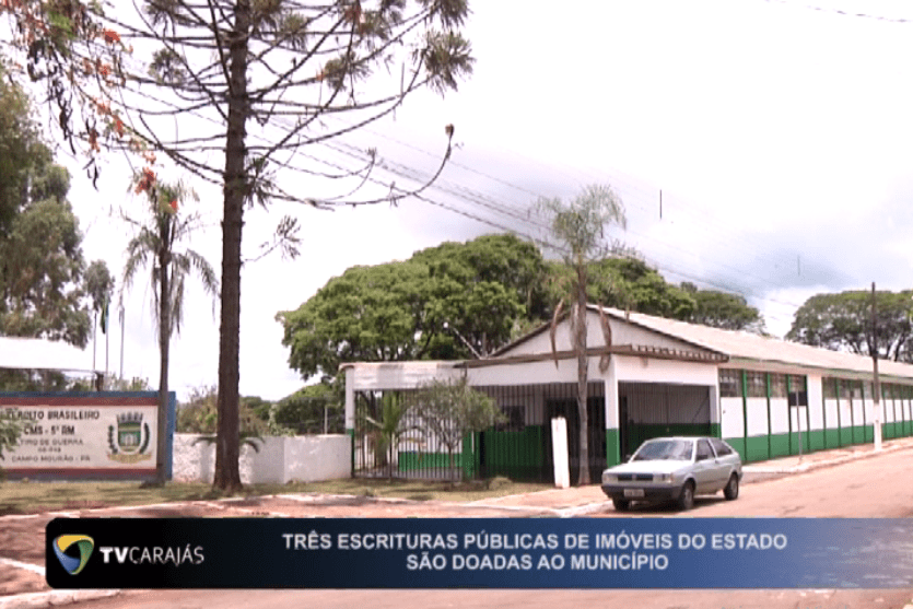 Três escrituras públicas de imóveis do estado são doadas ao município de Campo Mourão