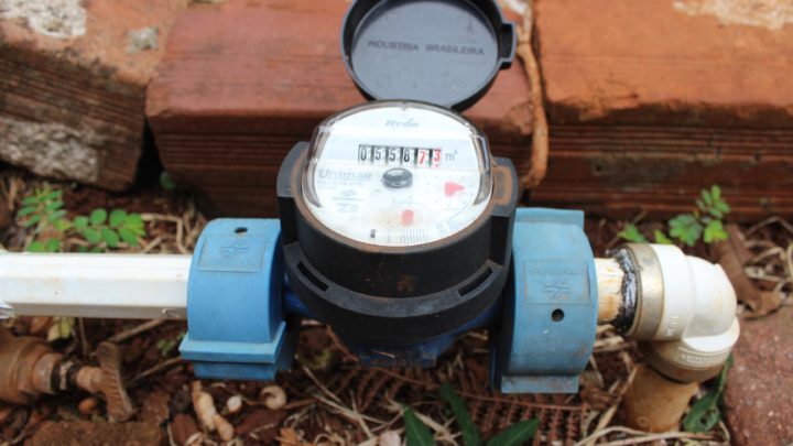 Vereador diz que SANEPAR terá que instalar eliminadores de ar em hidrômetros