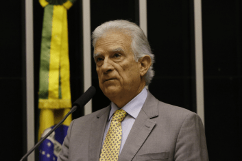 Rubens Bueno destaca papel social da UEM em seus 50 anos
