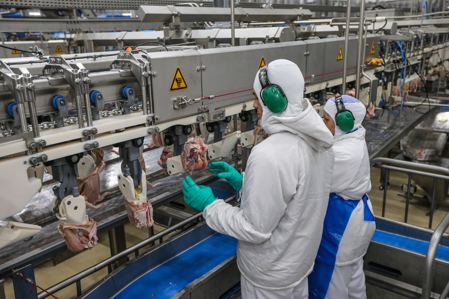 Produção industrial de alimentos cresce 8,9% no ano no Paraná