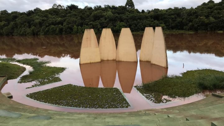 Chuva faz nível de água do Parque do Lago de Campo Mourão subir