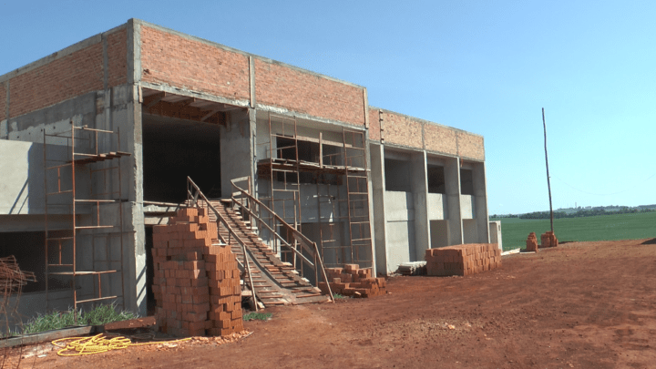 Falta de verba paraliza construção do segundo bloco do novo campus da UNESPAR de Campo Mourão