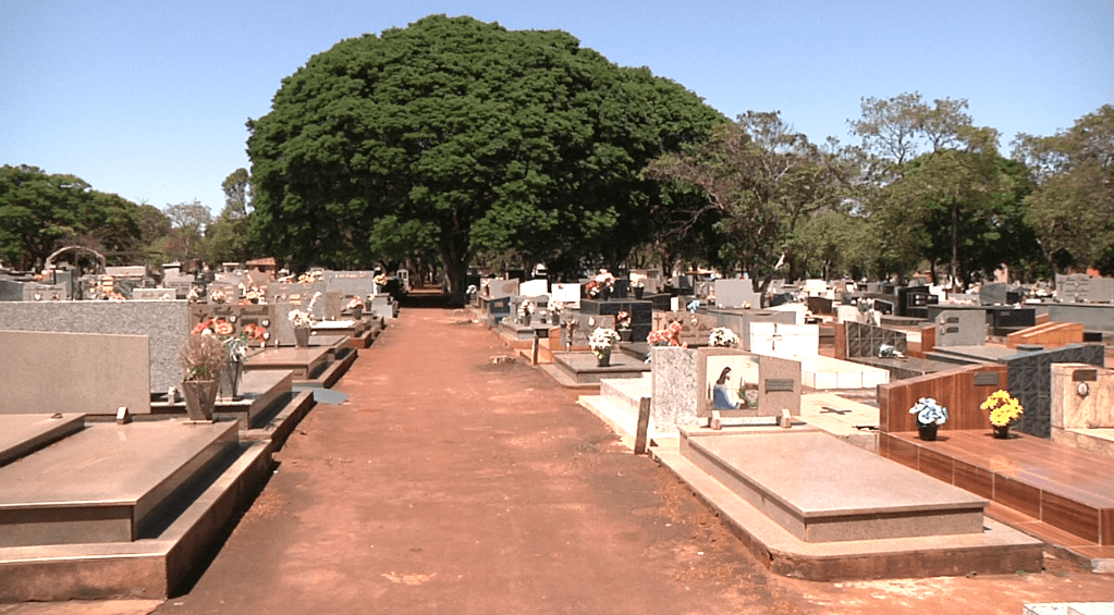 Cemitério de Campo Mourão voltou a ter aumento de enterros em 2019