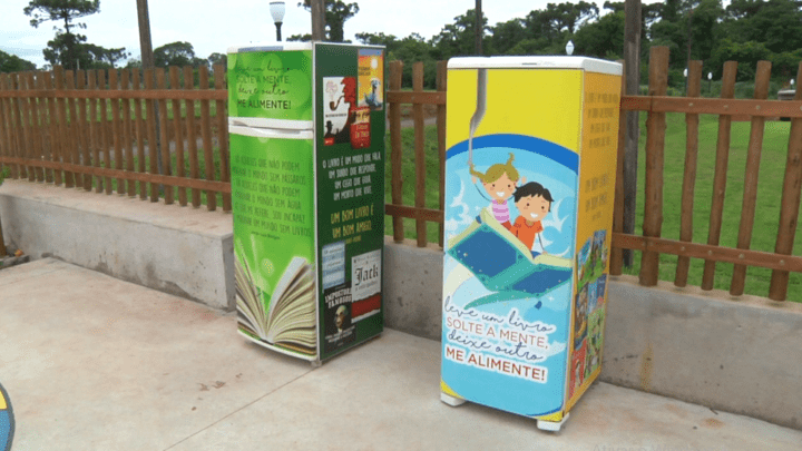 Projeto geladeira literária do jardim Araucária incentiva leitura