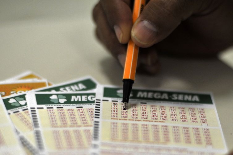 Mega-Sena sorteia hoje prêmio de R$ 14 milhões