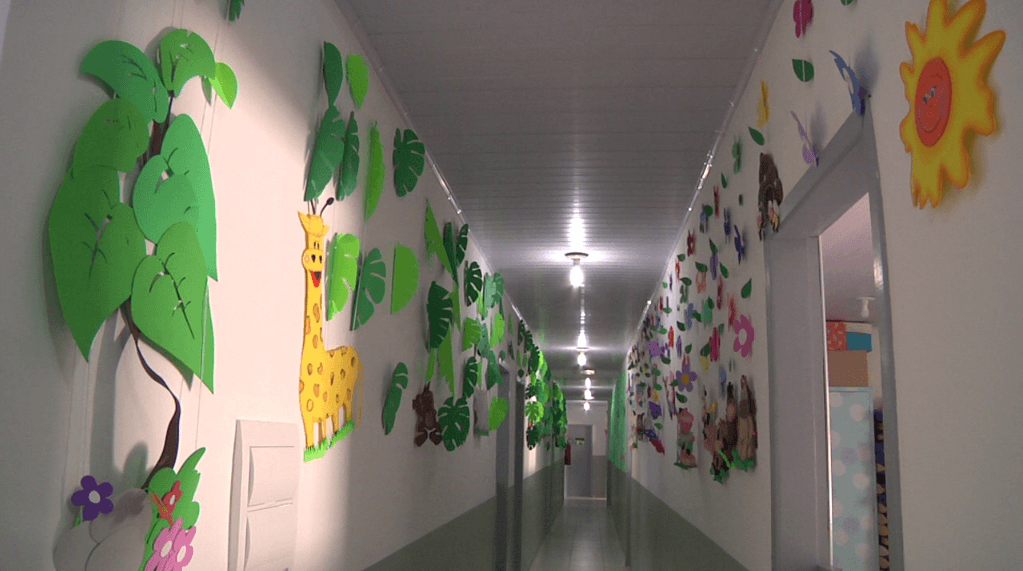 Reforma do CMEI é entregue e decoração de paredes internas chama atenção de visitantes e alunos