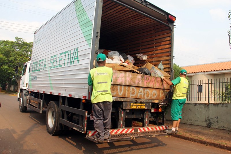 Seleta paralisa serviços de coleta de materiais recicláveis em Campo Mourão