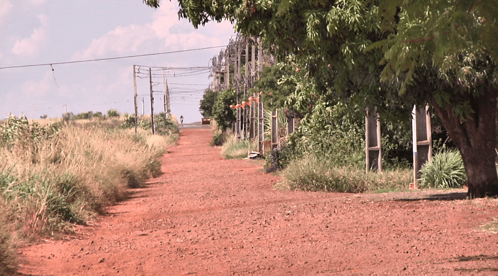 Reivindicação antiga: Moradores aguardam asfalto na avenida João Batista Salvadori