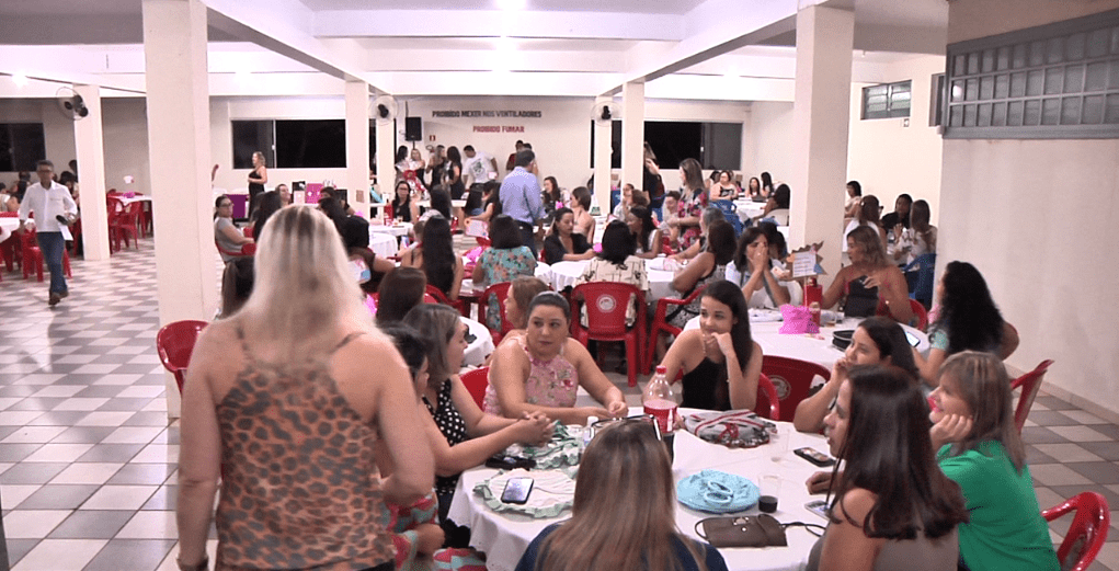 Mulheres da área da saúde do Município receberam homenagem pelo dia da mulher