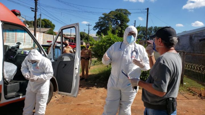 Homem é encontrado morto dentro de casa e causa da morte será investigada