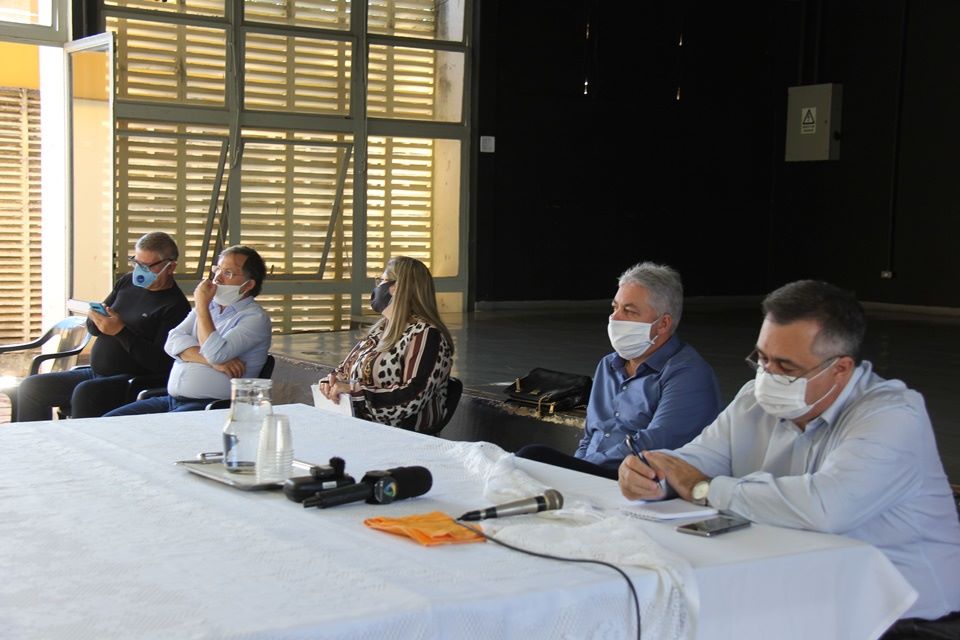 Secretário estadual de saúde visita Campo Mourão e recomenda isolamento social