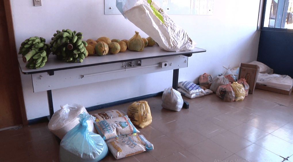 MST faz doações de uma tonelada e meia de alimentos ao comitê da UNESPAR