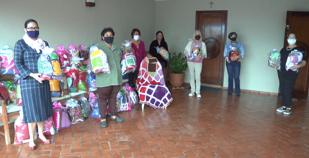 Provopar e tricocheiras entregam kit’s de inverno para entidades de Campo Mourão