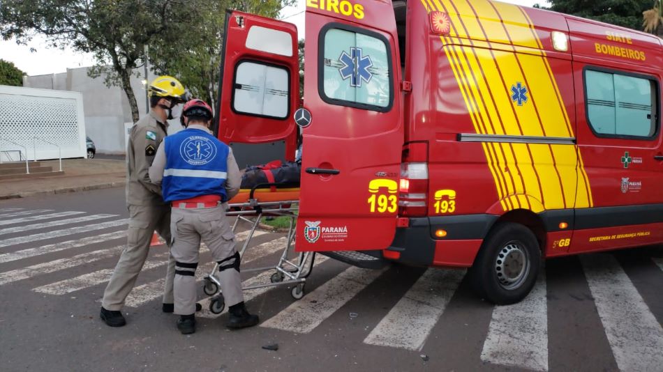 Acidentes em Campo Mourão: Motociclistas ficam feridos ao colidir com carros no centro da cidade
