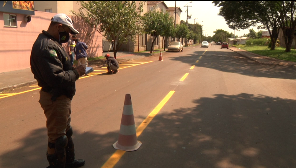 Multa por ultrapassar em faixa contínua é gravíssima mesmo dentro da cidade