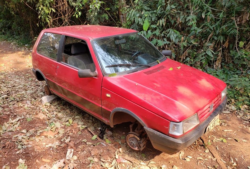 Carro furtado no jardim Modelo é encontrado próximo ao parque das Torres em Campo Mourão