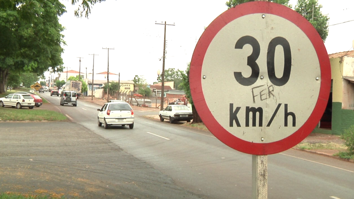 Em Campo Mourão: Velocidade de 30 km\h não é respeitada na avenida John Kennedy , afirmam moradores