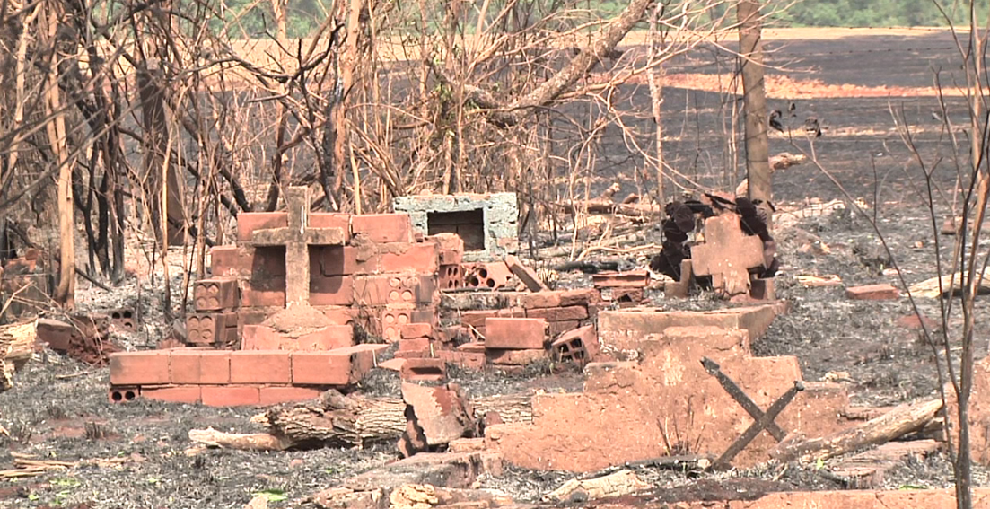 Cemitério Antigo de Campo Mourão pega fogo pela segunda vez em quatro anos