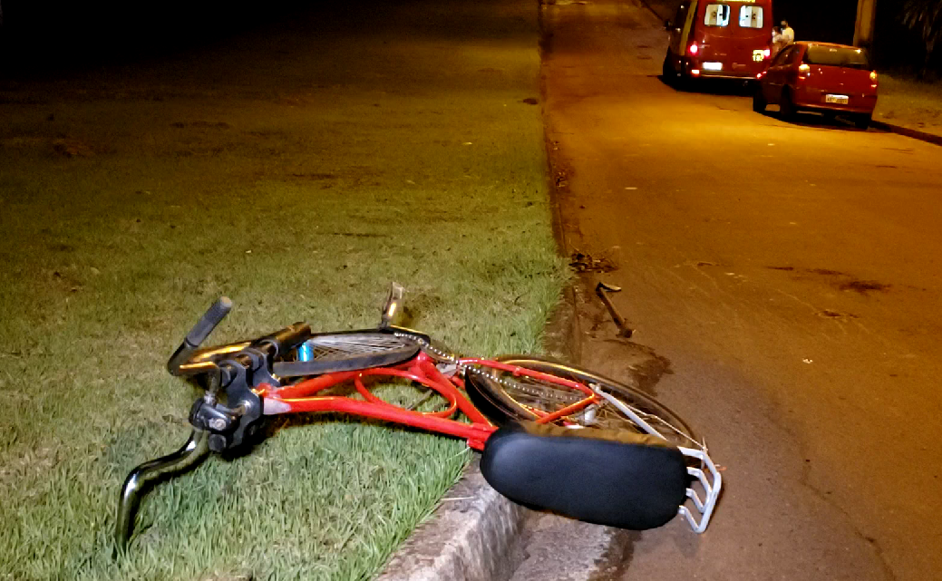 Motociclista bate em ciclista próximo ao Parque das Torres