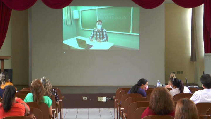 Professores e Pedagogos recebem treinamentos para modelo híbrido de aulas em Campo Mourão