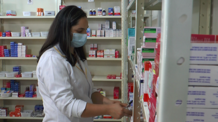 Farmácia Universitária reabre e pede doações de medicamentos