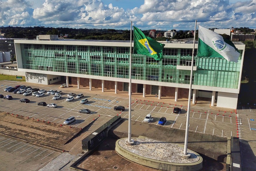 Governo do Paraná cancela ponto facultativo no Carnaval