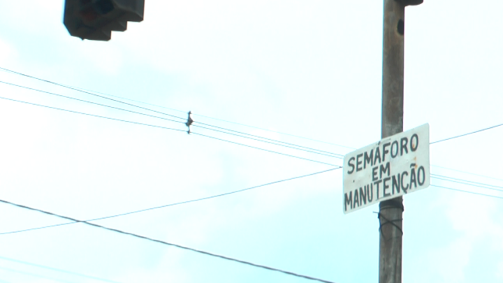 Semáforo da perimetral que dá acesso ao Cidade Nova começa a ser consertado