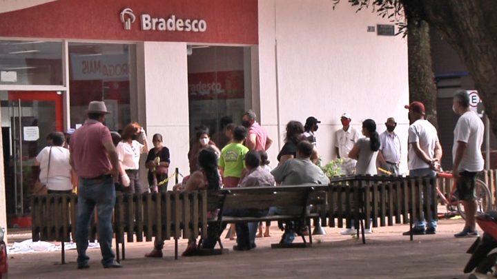 Autoridades de saúde pedem que pessoas evitem aglomerações nesta Páscoa