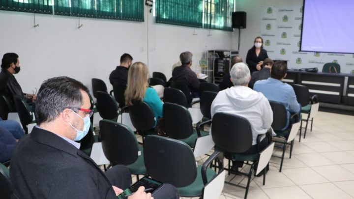 Previscam apresenta projetos de reforma da Previdência Municipal a vereadores
