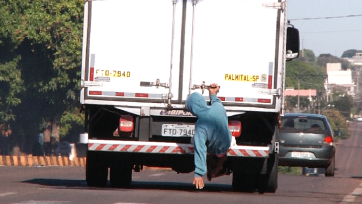 “Perimetral e suas imprudências”: Em 20 minutos, mais de 10 infrações no transito “Perimetral e suas imprudências”: Em 20 minutos, mais de 10 infrações no transito