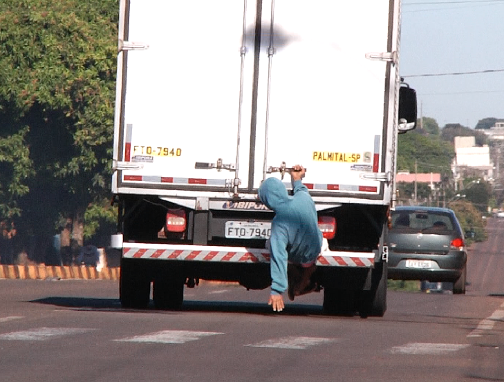 “Perimetral e suas imprudências”: Em 20 minutos, mais de 10 infrações no transito