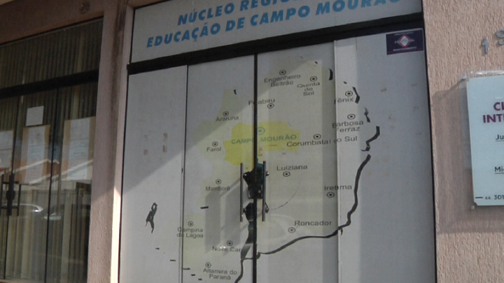 Núcleo regional de educação sobre pedido de diretores