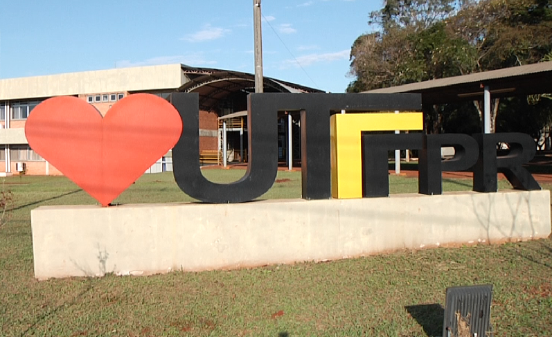 Campus da UTFPR comemora 28 anos com inauguração de centro de convivência