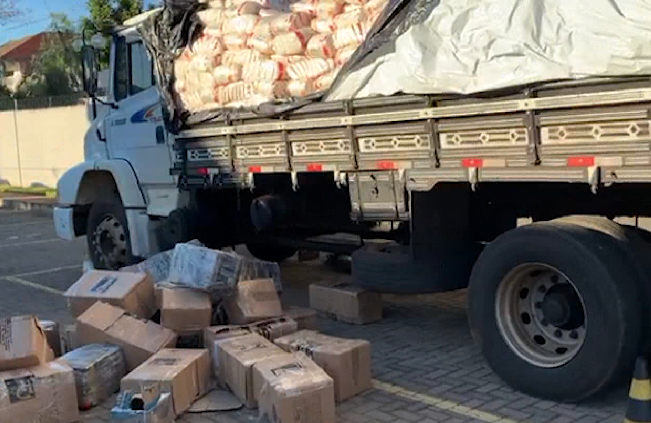 Polícia Federal apreende um caminhão com carga de maconha em Cianorte