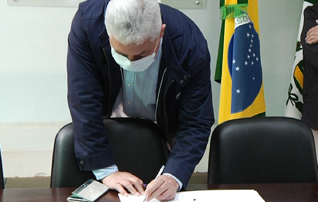 Emendas de Douglas Fabrício garante dois parquinhos para a região do Tropical