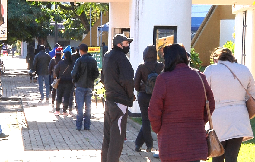 39 anos ou mais na fila da vacinação nesta segunda-feira