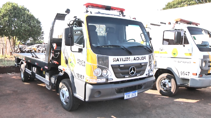 11º Batalhão da Polícia Militar recebe dois caminhões guincho 11º Batalhão da Polícia Militar recebe dois caminhões guincho