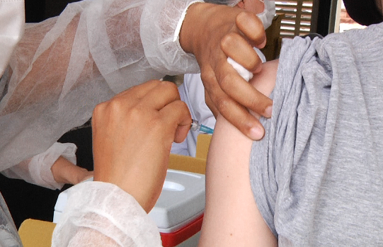 Vacinação contra COVID-19 é retomada em Campo Mourão