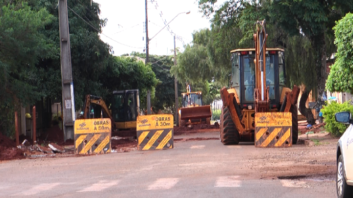 Obras de esgoto no Jardim Santa Cruz estão gerando polêmica