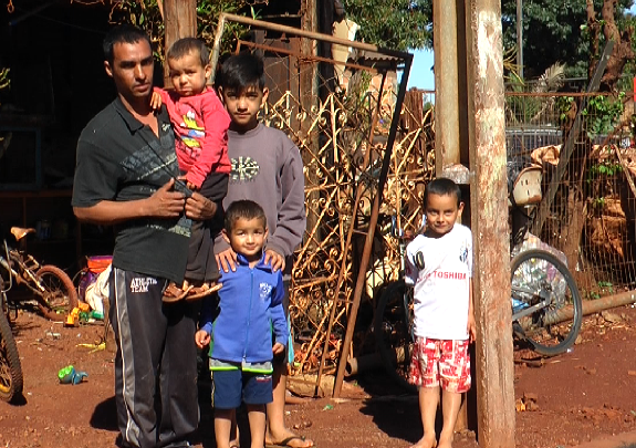 Viúvo da mulher atropelada na vila Guarujá pede quebra-molas nas ruas